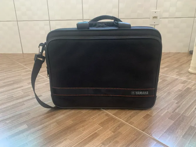 Clarinete Yamaha YCL - 255 com Acessórios
