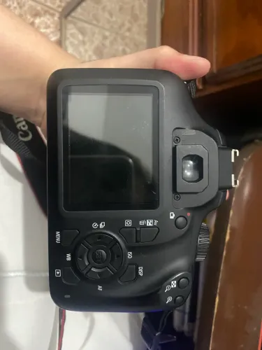 ? Canon T100 - Kit Completo | Excelente estado!