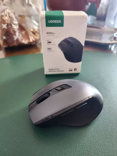 Mouse Sem Fio UGREEN Ergonômico 4000 DPI (Bluetooth + USB) - Novo