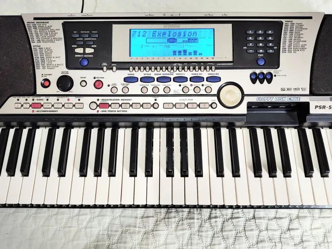 Teclado Yamaha novinho