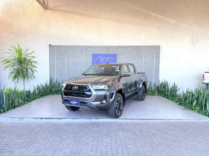 Toyota Hilux CD SRX Plus 4X4 2.8 TDI Die. Aut. 2025