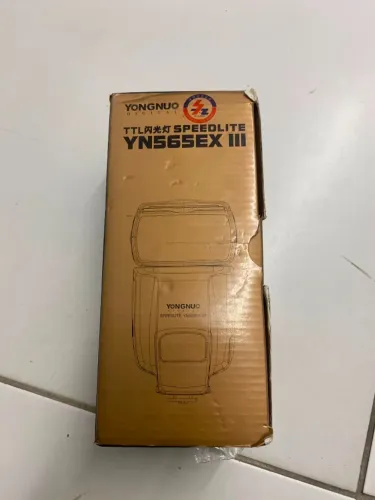 Flash Yongnuo YN565EX III TTL para Câmeras