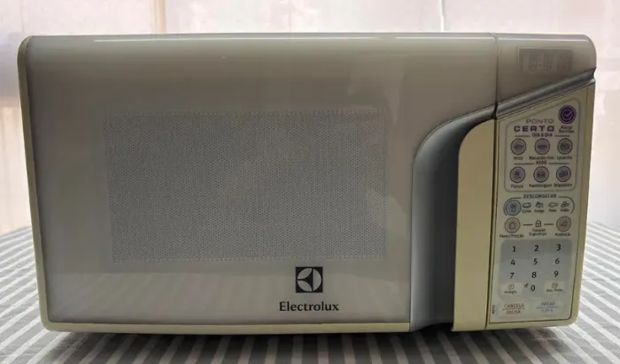 Microondas Electrolux MEP37 - 27 Litros - 127 Volts - Branco