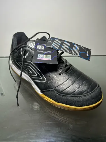 Chuteira NOVA Umbro Neocomfort Futsal