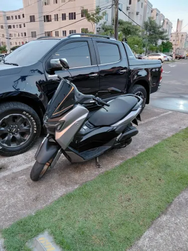 Vende-se Nmax 160 nova