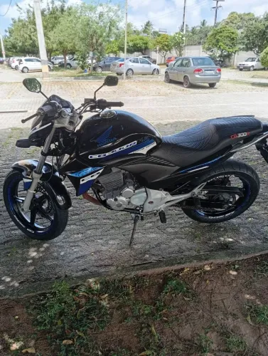 Vendo moto CB 300