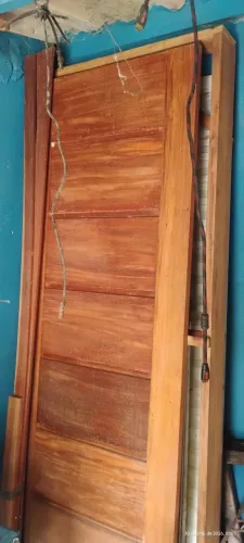 Porta de madeira de 70x210