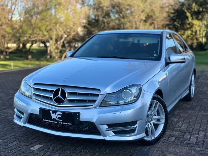 Mercedes-Benz C-200 CGI Avantgarde 1.8 16V 184cv Aut. 2014