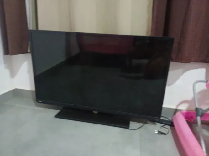 Vendo TV SEMP TOSHIBA 42 polegadas 