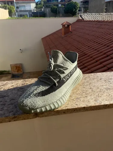 YEEZY 350 V2 SALT - TAMANHO 44