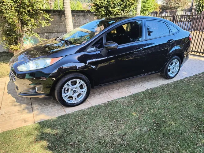 Ford Fiesta Sedan 1.6 16V Flex Aut. 2014