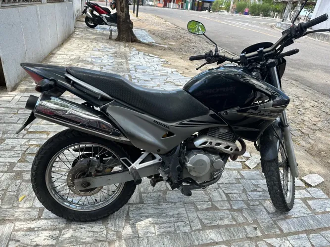 Folcon 400 13.500R$