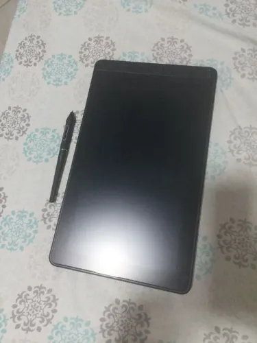 Mesa Digitalizadora com Tela Huion Kamvas 13 (GS1331) + Caneta Original