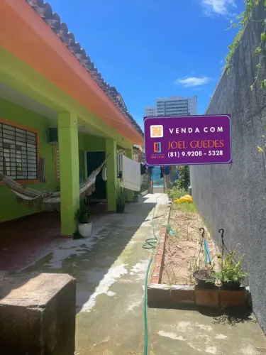 Na Quadra da Praia c/ Piscina e no Centro Comercial. UMA OPORTUNIDADE. de 750 por 649.000