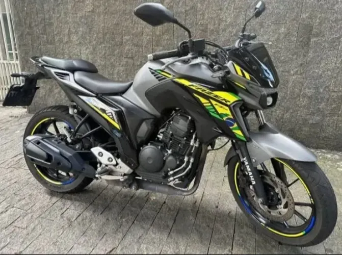 Fz25 Disponível para venda