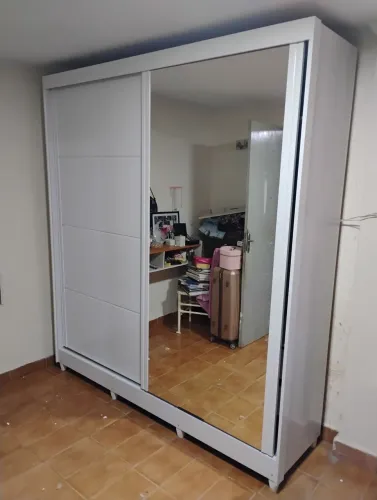 Guarda roupa casal com espelho