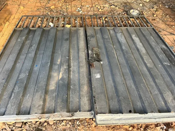 Portão de garagem duas folhas