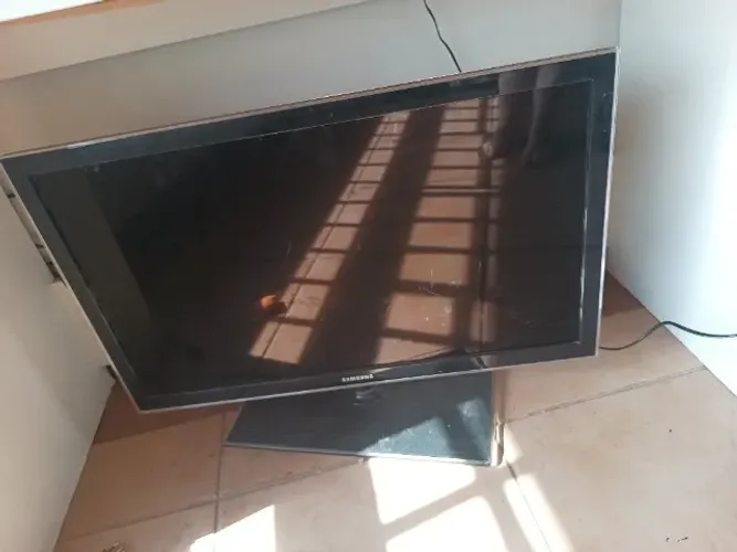 Tv 32 com defeito liga quando quer