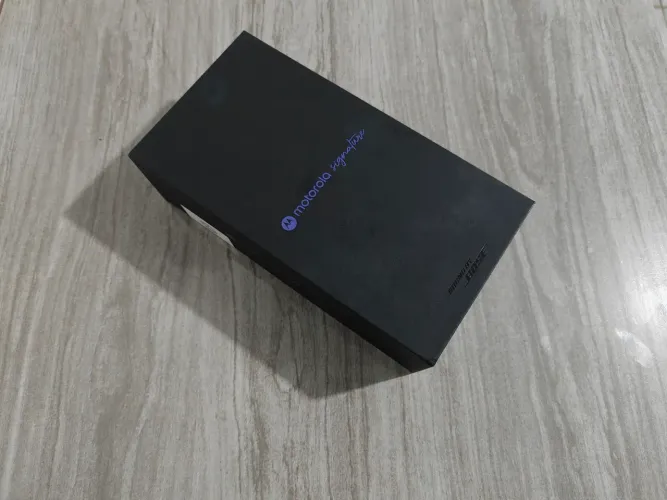 Motorola Signature 512gb 12gb Novo Lacrado Snapdragon 8 Gen 5 