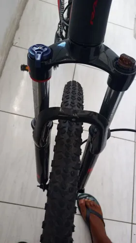 Bicicleta aro 29 toda nova freio hidráulico trava no garfo toda de alumínio