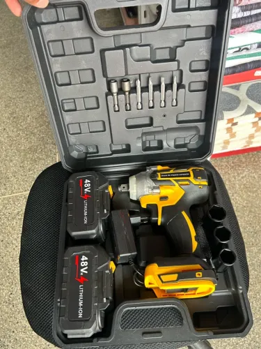 Chave de Impacto Compacta 48V com 2 Baterias e Maleta, faço entrega