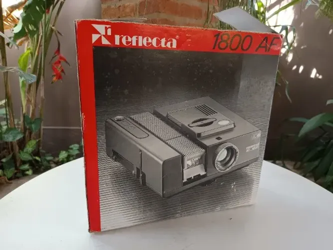Antigo Projetor de Slides Reflecta 1800 AF Vintage