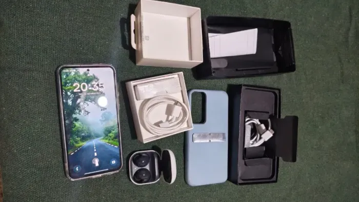 Samsung S23 FE + Galaxy Buds 2