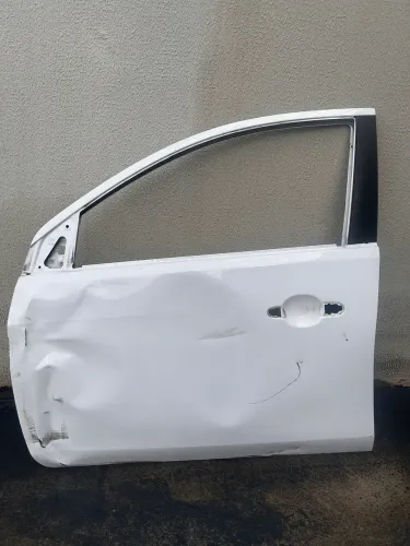 Porta Dianteira esquerda Nissan versa 2018 - motorista 