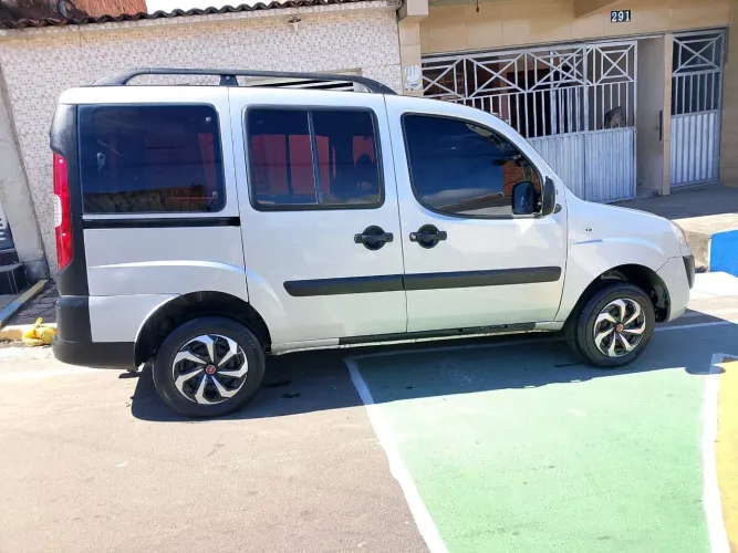 Fiat Doblo Essence 1.8 Flex 16V 5P 2012