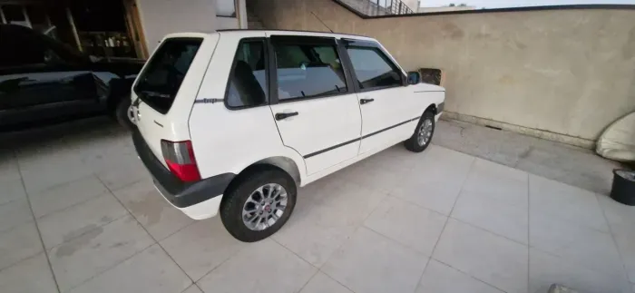 Fiat Uno Mille Celeb/celeb.econ 1.0 F.flex 4P 2013