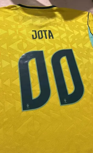 Frase ou nome em camisa