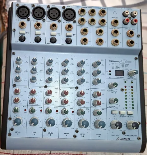 VENDO MESA DE SOM ALESIS