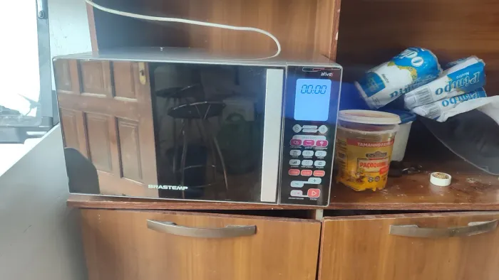 Vendo micro-ondas Brastemp de inox 30 l