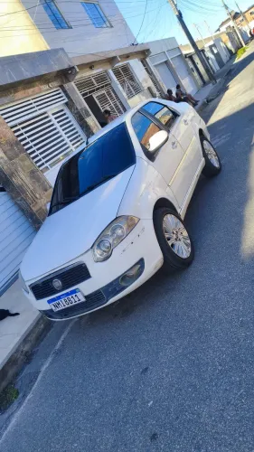 Fiat Siena Tetrafuel 1.4 MPI Fire Flex 8V 4P 2011