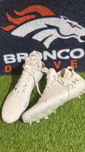Chuteira Futebol Americano Under Armour tamanho 16US? (47/48BR?)