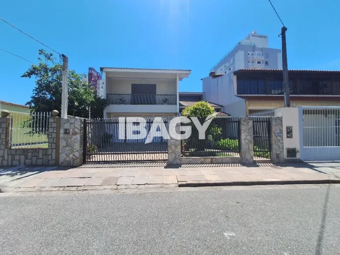 Excelente Casa 5 dormitório(s) em Canto - Florianópolis