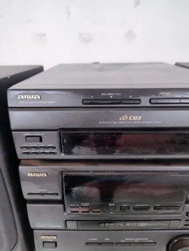 Aparelho de Som Aiwa Vintage / Relíquia (Rádio, Toca-Fitas e CD)