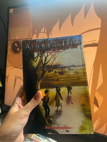 Mangás Attack on Titan (SNK) Vol. 1 & 34 edição especial