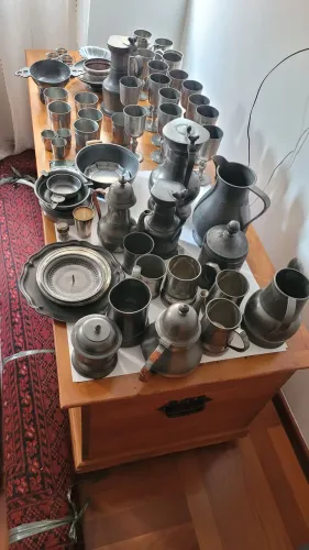 Louças e copos em estanho vintage