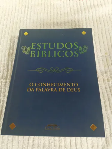 Livro estudo bíblico 1 volume editora Cia da bíblia.