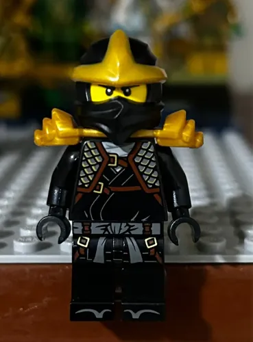 LEGO NINJAGO LEGACY COLE ZX