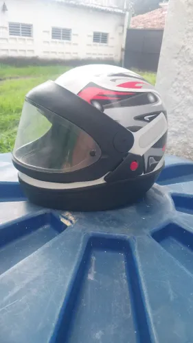 Capacete san marino bem novinho