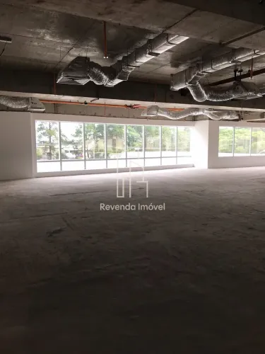 Sala Comercial de Alto Padrão em Alphaville Centro Industrial - 498m² - 11 Vagas - Novíssi