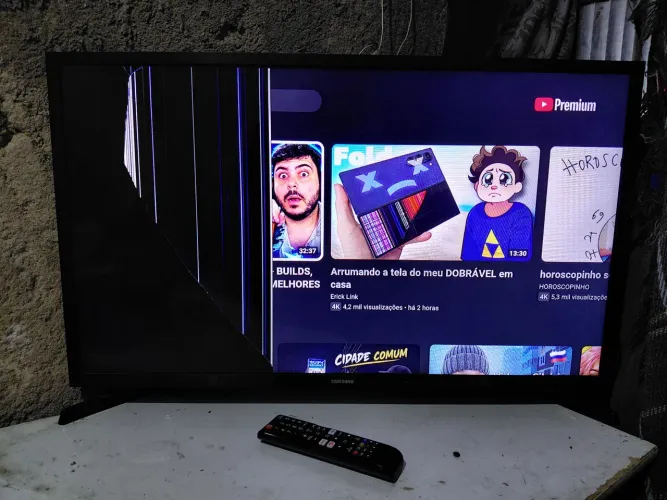 TV Samsung 32T4300 (Para retirada de peças)