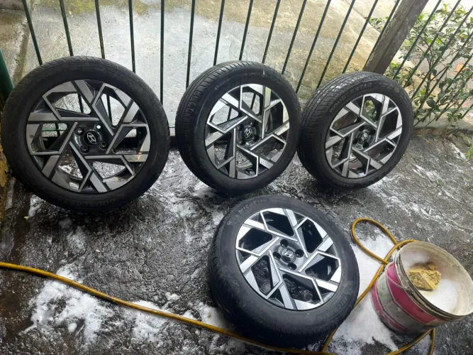 Vendo jogo de rodas hb20 aro 16 