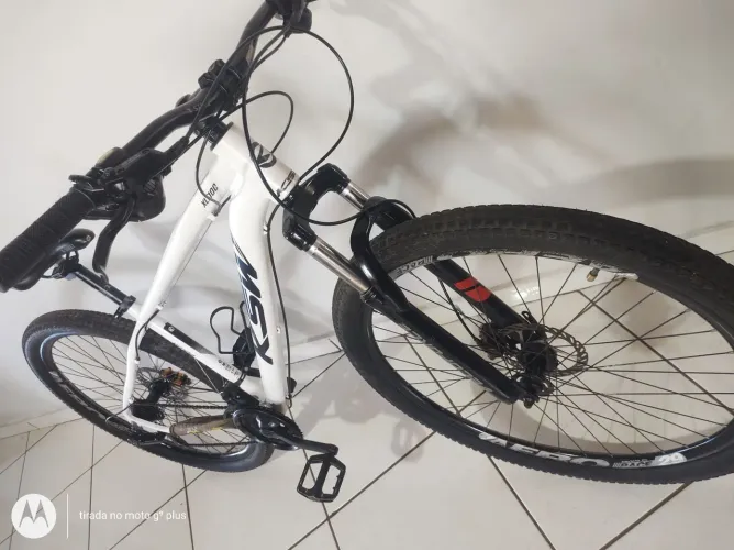 Vendo bicicleta aro 29 freios hidráulicos
