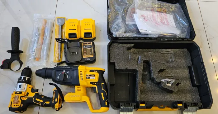 Vendo kit Parafusadeira e Martelete DeWALT