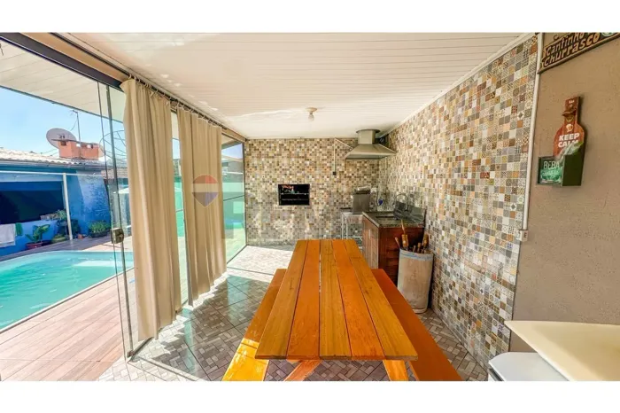 Casa com 04 quartos e piscina na Vila Operária em Toledo-PR!