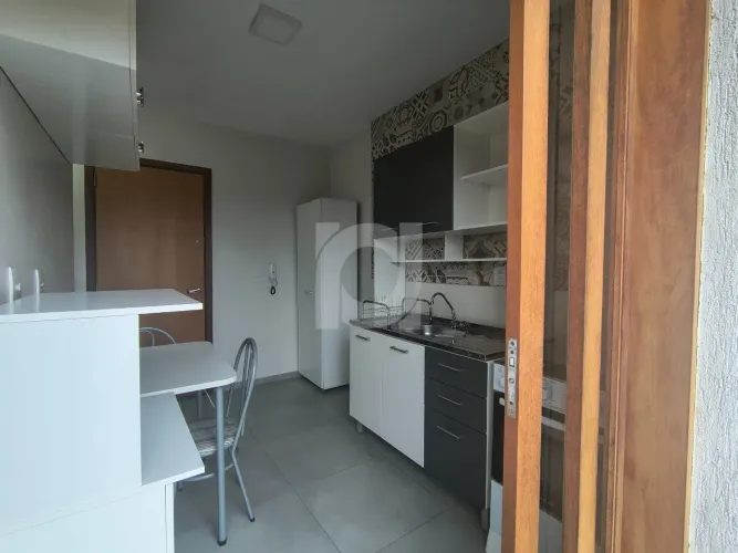 Apartamento mobiliado com 1 dorm, sacada e 1 vaga, 35m² - Cristo Rei em São Leopoldo/RS