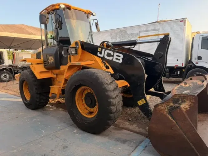 Pá carregadeira JCB 2022